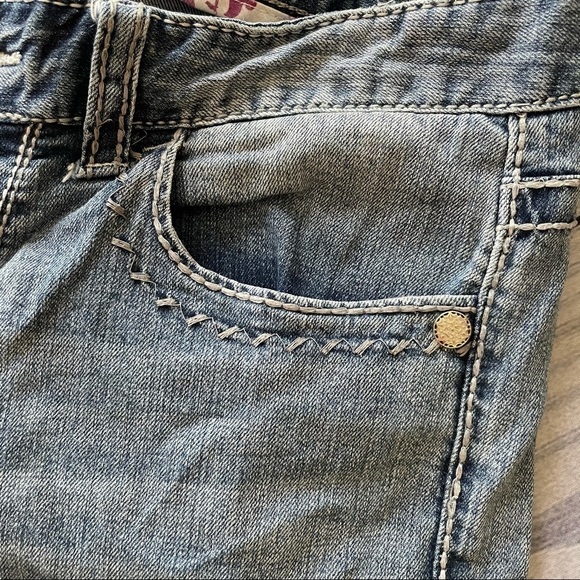 ✅HOST Pick✅ Maurices Cropped Jeans, Size 5/6 - Picture 8 of 10